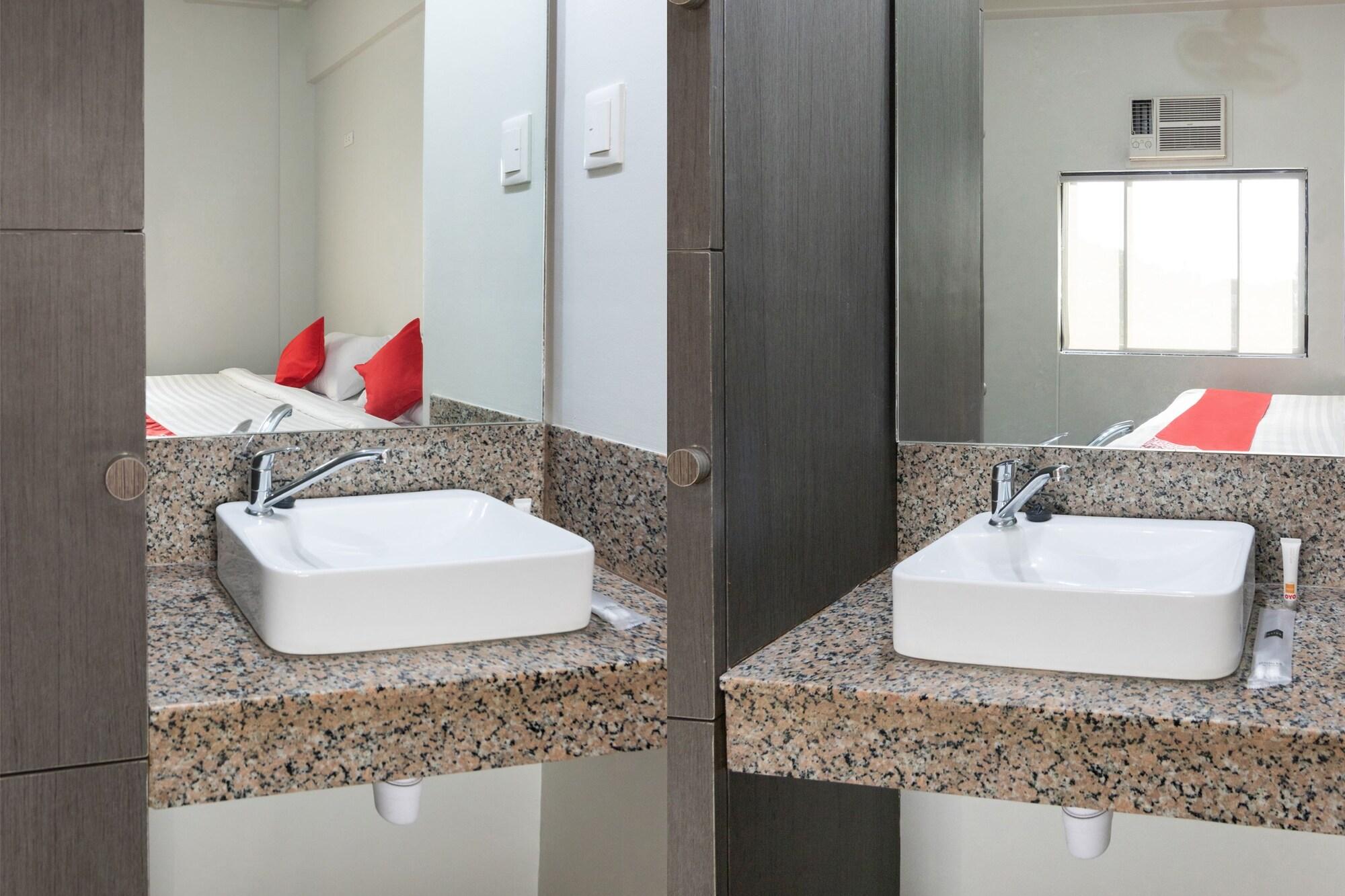 Oyo 136 Regal Residences Кесон-Сіті Екстер'єр фото